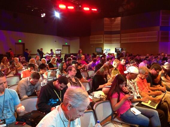 Appliness's tweet photo. Excited to be at #createnow in Orlando http://t.co/T5siEJ3Kfc