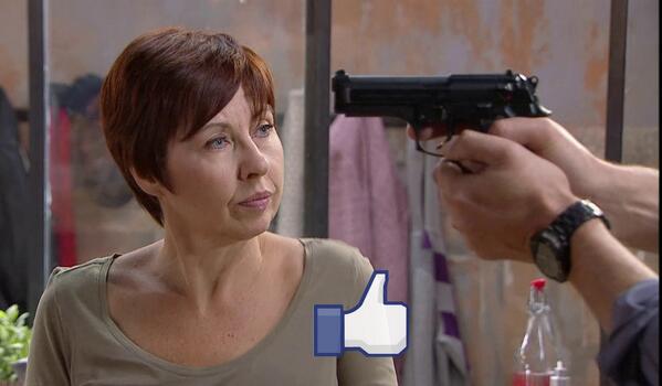 PBLVofficiel's tweet photo. / #PBLV Live / Si tu regardes pas #PlusBelleLaVie ds 1/4 d'h, on TIRE ! Et si tu RT pas , on tire aussi :) #Ep2359 http://t.co/IsnOrOtVhM