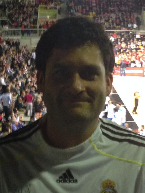 rialjm's tweet photo. A tope con el Real Madrid! http://t.co/tlhHXLjz5s