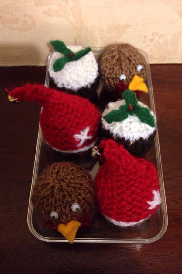 RuthSturdy's tweet photo. Message me to order your hand knitted Ferrero Rocher xmas tree chocolate cosies. £10 for a set of 6. #christmas http://t.co/SvGRuEA9yM