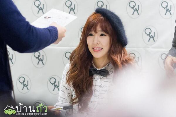 Tiff_br's tweet photo. Tiffany - QUA Fansign 5 http://t.co/XUyD5Zf3Ye
