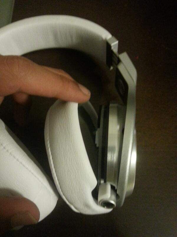 shethrahul's tweet photo. @BeatsSupport you can see the ear puff is out and can see through the mechanism.Audio quality is bad since day one http://t.co/5fBqGpvEyp