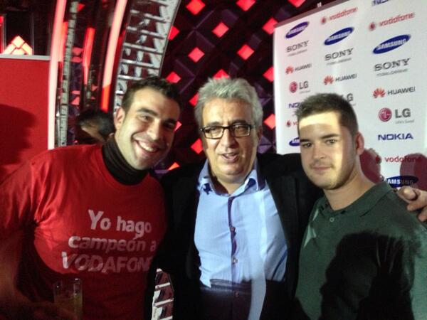 alejandro_19048's tweet photo. Que gran rato me hiciste pasar @LeoHarlem el martes en el evento de @vodafone_es . Eres un grande!!! http://t.co/sytjobTtB4