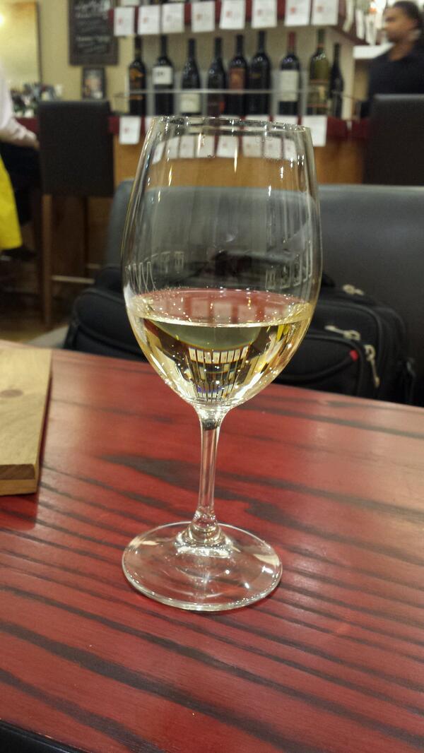 MikeStoneGtown's tweet image. What you do when your flight is delayed in Detroit.  #flightproblems