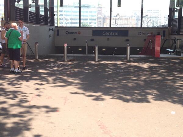 GabyUTS's tweet photo. Getting closer #utswalks http://t.co/1jR7gRNUYe