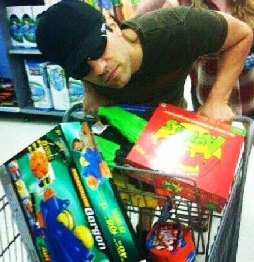 SunnyBeLIEve's tweet image. ☝ "...and where is the #MagicKit ?!?!??" 😳
Lol ;)