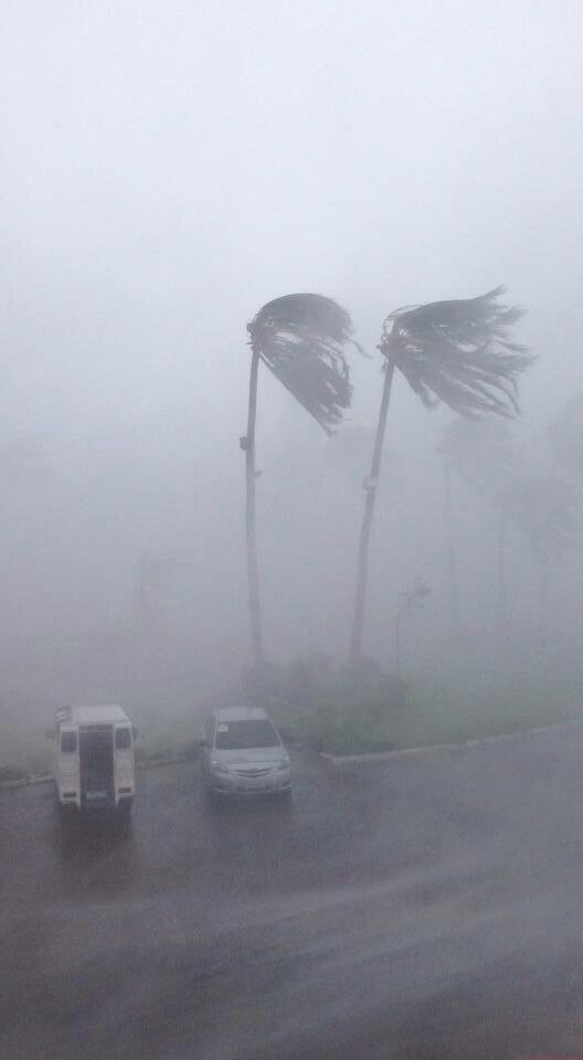 10.000 muertos SUPER TIFON #HAIYAN - Evento único en la Historia Humana -  Actualizaciones - Página 3 BYgdvDZIYAAXmP2