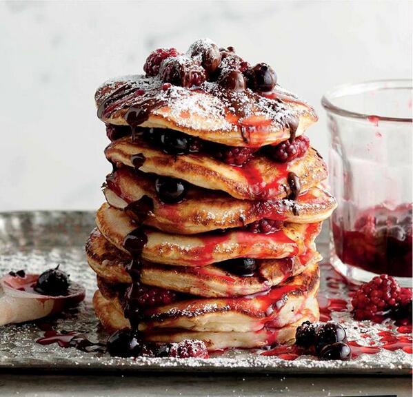 Visit @HarvestLst tomorrow for the new <a href="/deliciousAU/">Владимир Hangel</a> #cookbook launch - free hotcakes for all! #harvestmarket