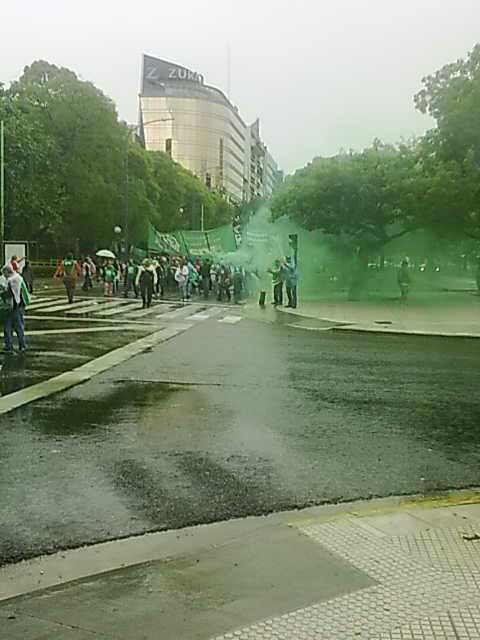realbailoficial's tweet photo. la hinchada del real palpitando la @copatioure en 9 de julio http://t.co/dbdgXCo9yp