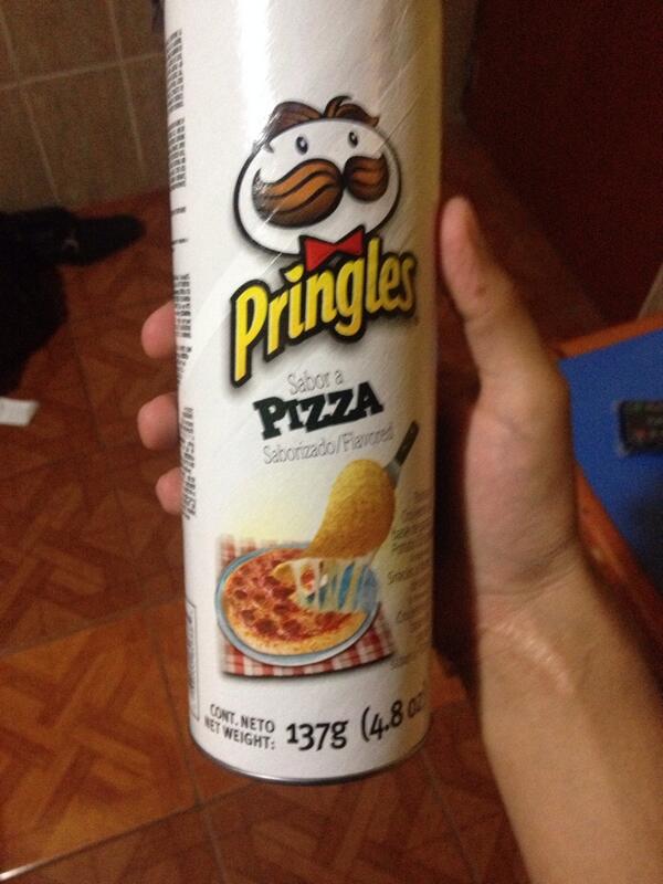 Slayer_99anarch's tweet photo. Eating  pringles http://t.co/b5ot4QI4xe