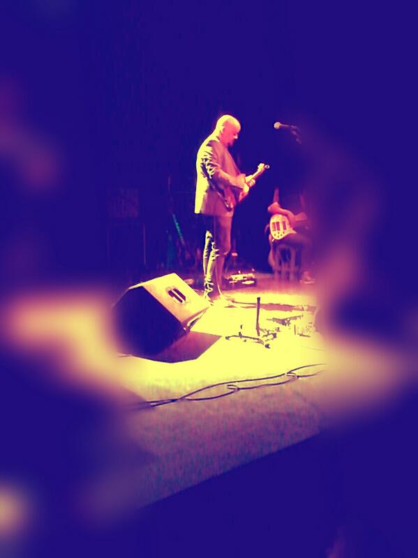 Carlos_rf23's tweet image. Buuuuenisimooo #alainjohannes #psy #rockprogresive #santiago #MAC #parqueforestal