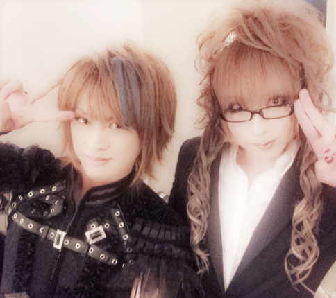 HIZAKIofficial's tweet photo. #Ruiza 君と。最高に美しいイベントをありがとう!!今日も頑張ってね〜 http://t.co/tCvczeEyTz