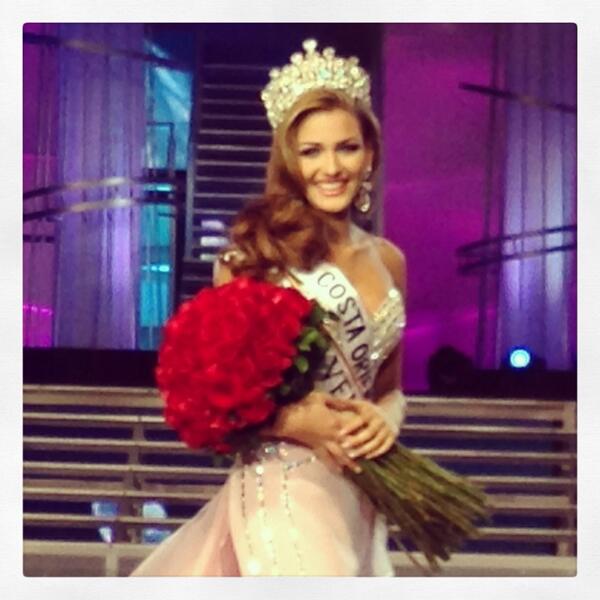 DisenoModaEvent's tweet photo. Miss Venezuela http://t.co/F3M9xYxTcQ
