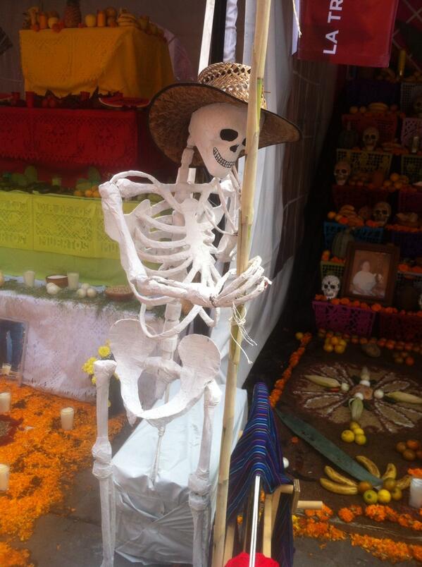 juancr1955's tweet photo. Todo el tiempo viajando por los cinco continentes le deja a uno el cuerpo fatal... http://t.co/Lf0ZFbGUvf