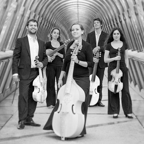 RT <a href="/photographie/">Photographie</a>: 08.11 Portrait pour L'Achéron (Consort de Violes de Gambe). Eric Larrayadieu dp1.fr/Photographes-p…