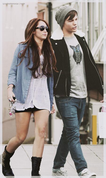tbhnisa's tweet image. "@1Donesian: #1Dmanips it's a no for life http://t.co/5SpfbECkko"cute sihh tapi gue lebih suka elounor &amp;lt;3