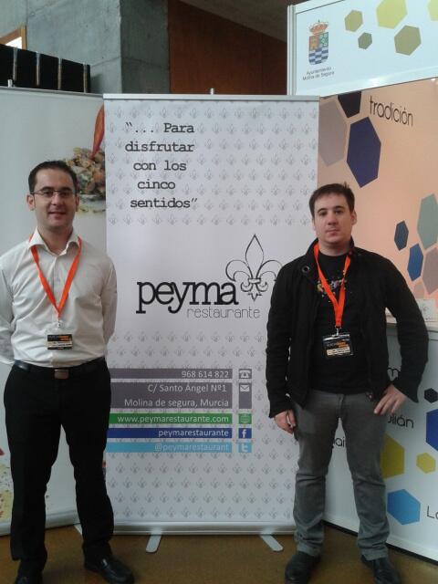 Nuestros GRANDES @juanjobarista y #PedroMtnez del <a href="/PeymaRestaurant/">Peyma Restaurante</a> en #murciagastronomica2013 Foto de @CakescookiesM