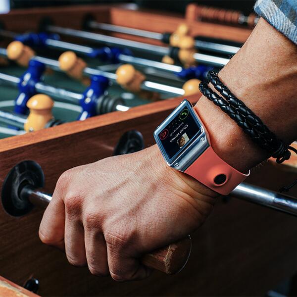 SamsungMobileUS's tweet image. It’s all in the wrist. #GalaxyGear