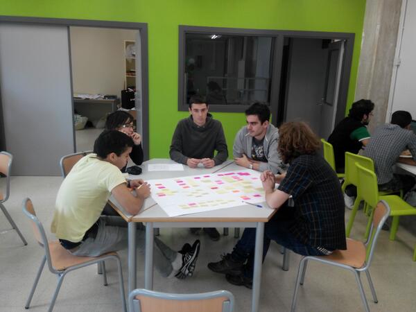 SormenaT's tweet photo. #ikasenpresa Aqui seguimos trabajando un poquito http://t.co/LZybNQDffs