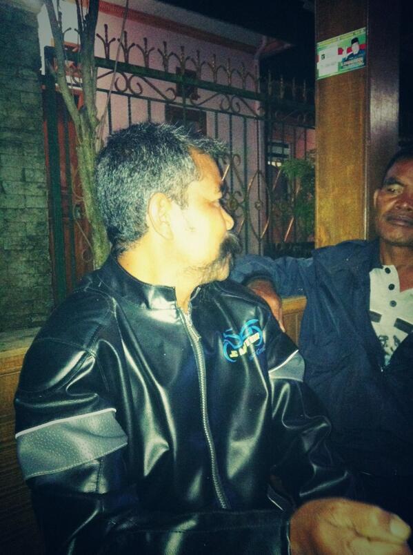 AlmanfaluthiH's tweet photo. Mang Idim juru kunci gunung salak http://t.co/d0tXGcGOnE