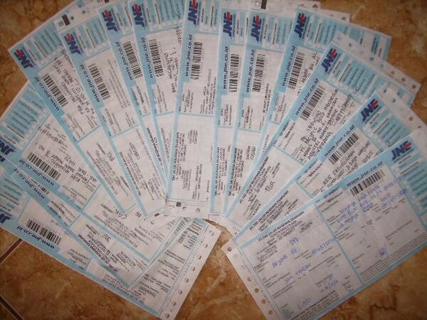 SStore__'s tweet image. Pengiriman melalui JNE kepelanggan