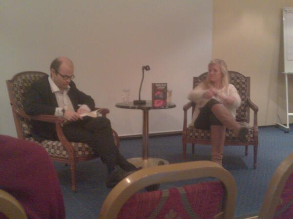 TSmEU's tweet photo. Bokbad med @HansOlavLahlum på #LMNtEU http://t.co/hBl0kbY3wF