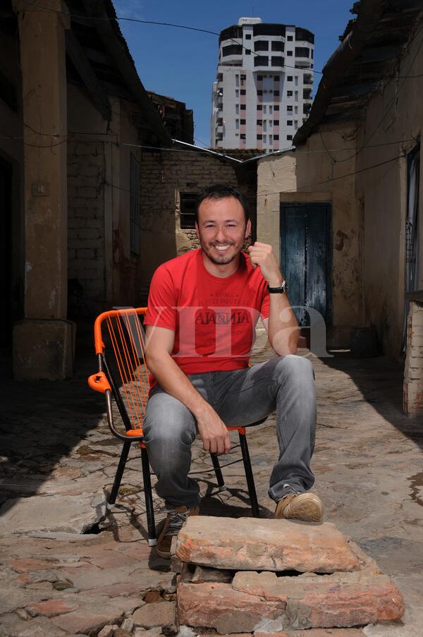 Manaña Nelson de Santani, director y dramaturgo, nos revela su pasado como quinielero y de su obra en escena