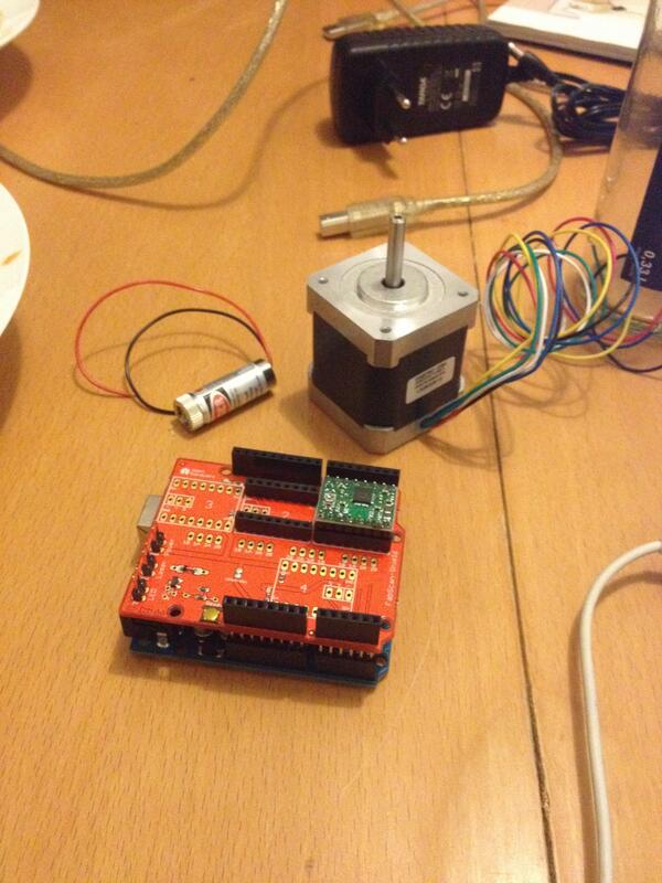 vorsprach's tweet image. #3dscanner im Aufbau :-) #Hackerthon #netz39 @Polybos @theandrelf @oberkaffeetante