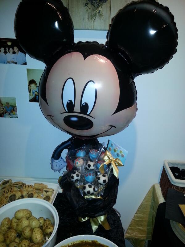 Poptastic2's tweet image. Hope mickey enjoyed his pop cakes @BarbieakaKatieC