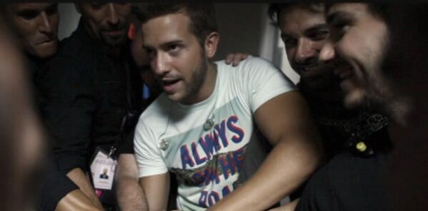 AlboranistasVLC's tweet photo. #PabloAlborán a sus músicos:"Soy consciente que sin vosotros no seria capaz de seguir" @Loloalvarez911 @AntonioDHaro http://t.co/K4rG7nWOto