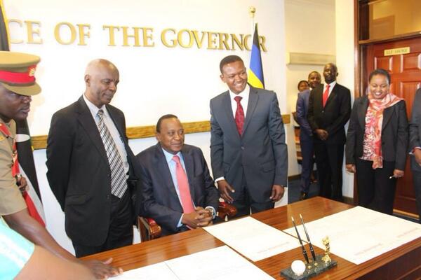 ProfKibwana's tweet photo. Launching the New Machakos City. With. H.E Uhuru Kenyatta and My Colleague, Dr. Alfred Mutua. http://t.co/t7kjOxMVKq