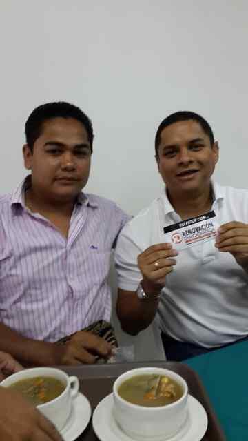 eariza04's tweet photo. Un almuerzo con sabor a progreso..reunidos con el congresista @JuanmaCampo “por un copey con oportunidades“ http://t.co/XCUZ6ZC1Ui
