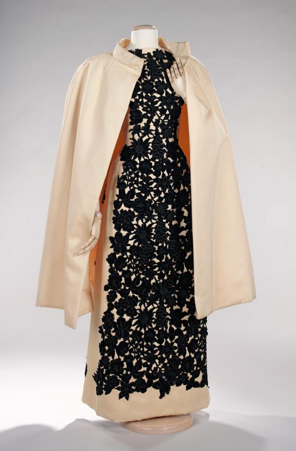 metmuseum's tweet photo. A striking contrast of black velvet floral guipure appliqué against ivory silk. http://t.co/Ejb1Ay0YNd #FashionFriday http://t.co/ypLLzYM3hr