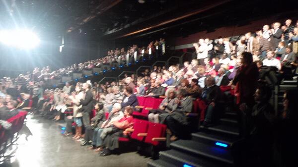 laurentcoet's tweet photo. 900 personnes, standing ovation de 10 minutes pour La Marche film d' ouverture #arrasfilmfestival cc @europacorp http://t.co/KqRlK59mfq