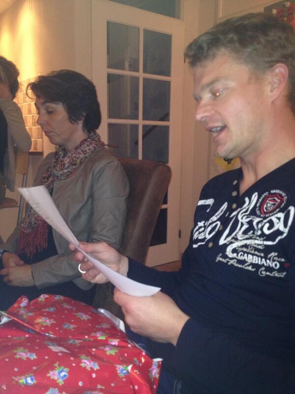 ckvReeuwijk's tweet photo. Pieter krijgt een #ckvreeuwijk 3 knuffel. http://t.co/uoR0CogrGn