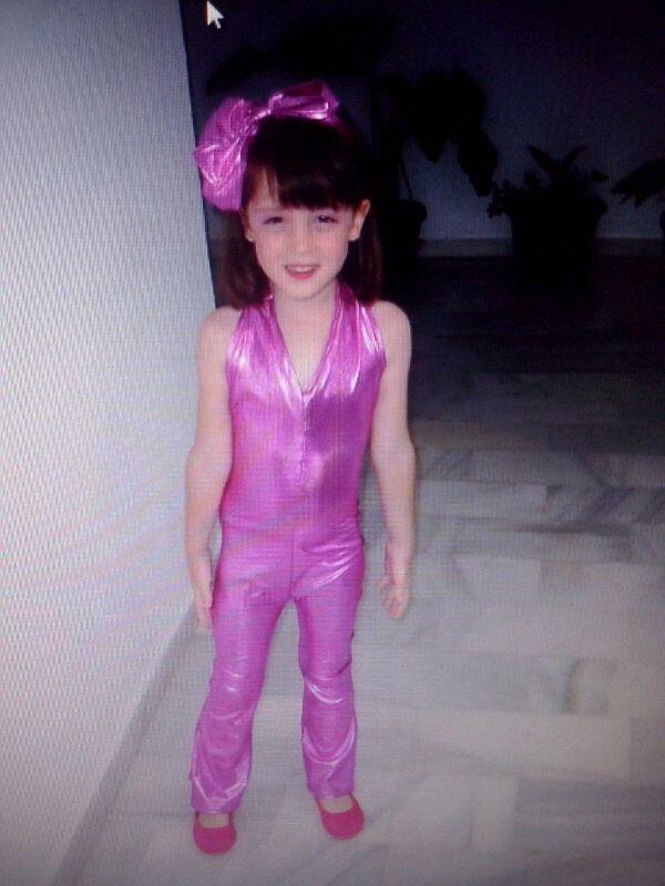 AAthletic's tweet photo. La peque en la fiesta del cole http://t.co/zjrvoQwom7