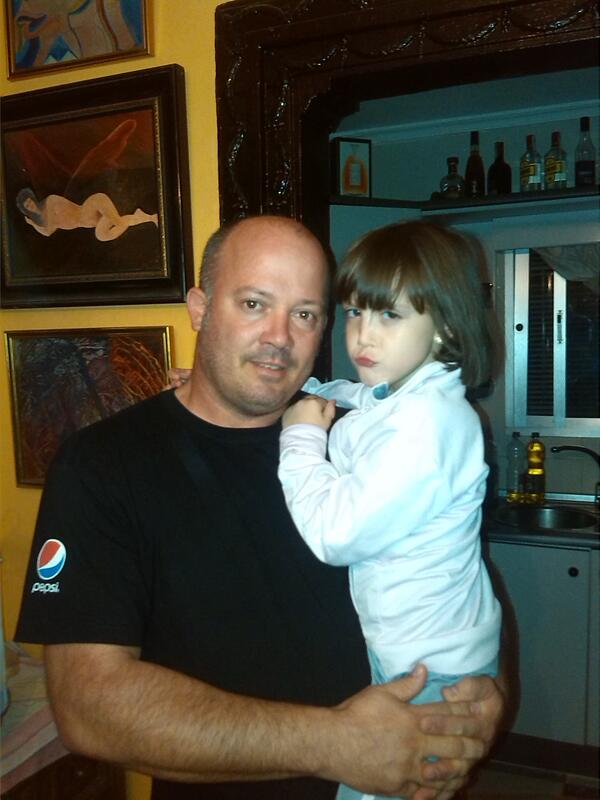 AAthletic's tweet photo. Yo y mi niña en el campo http://t.co/Cmhq469gDN