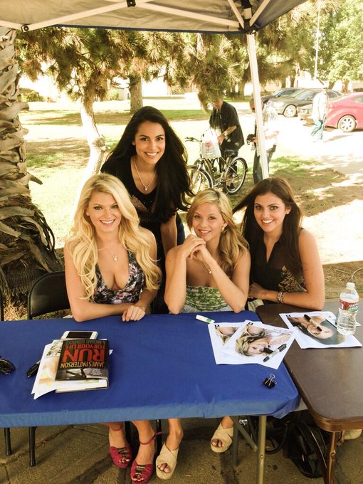Spending the day with my Playmate sisters and some very sweet veterans ??❤??
#VeteransDay @Playboy @PlayboyDotCom