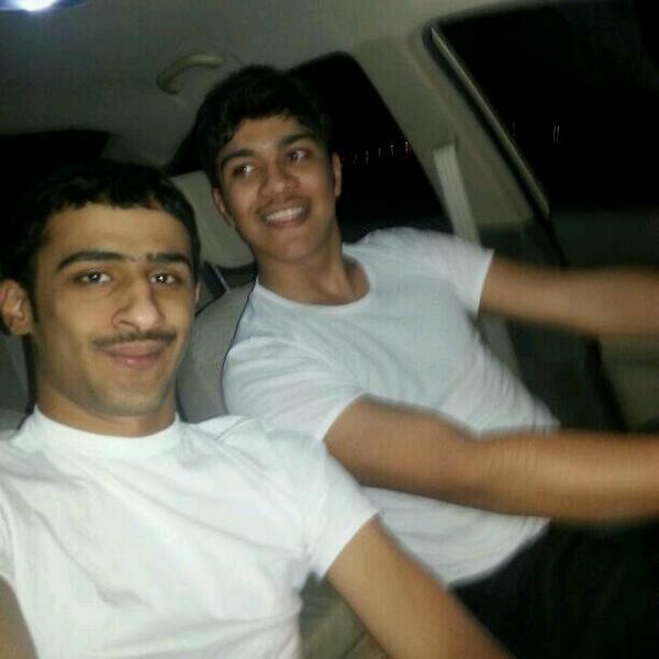 f_fofh33's tweet photo. شابين تم ظبطهم بمدينة الرياض من الجنسيه الكويتيه يقومون بتبادل إخواتهم بشكل يومي http://t.co/5s03MCyr33