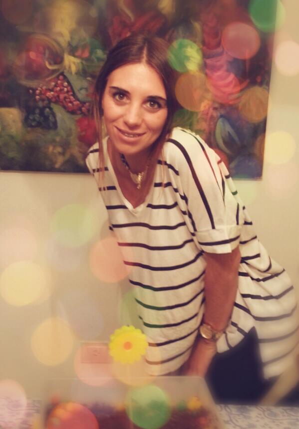 nataliportman's tweet photo. @Vickymeinero feliz cumple bella!! Te quiero!! http://t.co/QfeQkw1GWt