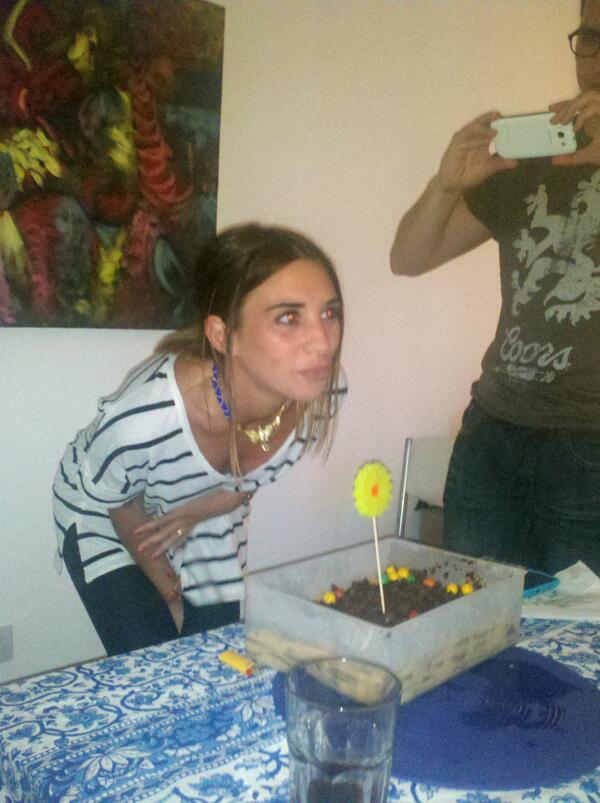 milu_m's tweet photo. @Vickymeinero feeeeeeliz cumple!! http://t.co/VtVLg3m8gh