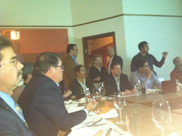 SocGastroGto's tweet photo. Estamos escuchando al Dr. Alfonso García Luna en nuestra sesión académica. http://t.co/OuS2drzCiM