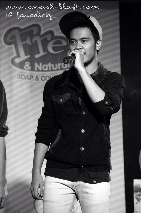 fanadickyprsty_'s tweet photo. @mrezanugrah at MnG Fres n Natural Jakarta (19-Oct-2013) http://t.co/C2zFMG44Zb