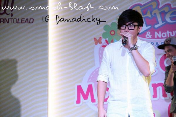 fanadickyprsty_'s tweet photo. @rafaell_16 at MnG Fres n Natural Jakarta (19-Oct-2013) http://t.co/70GDBKRC5s