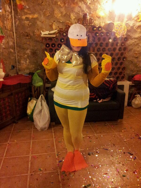 nuria__e's tweet photo. Muuuchas FELICIDADES!!!Disfruta de los patitos pequeña. I lov3 U http://t.co/GjDWs5dKlp