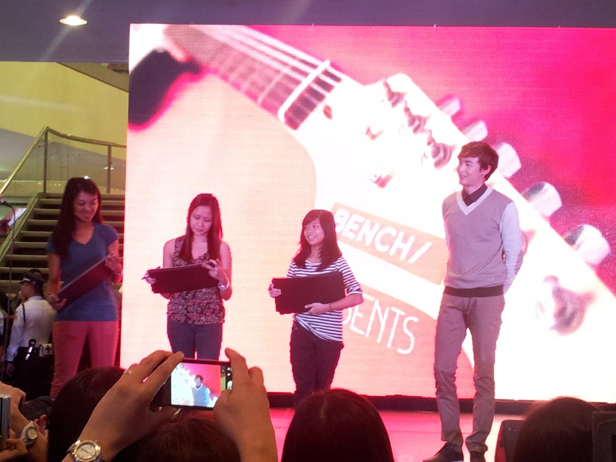 BYn6txxCAAAF0rk.jpg:large