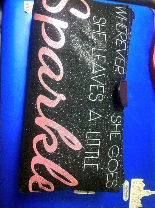 New #makeup bag! Xo http://t.co/hCqbrzc1NK<a href="/tag/makeup"class="tags">#makeup</a>