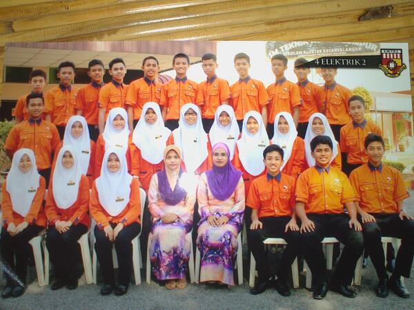 MuhdFaiq97's tweet image. Kelas Terbersih This Year!! :P
#4E2
