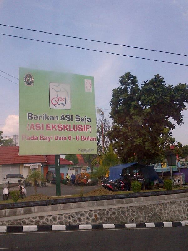 rahmannisa7's tweet photo. Lg di @kota_jogja..kota yg proASI jg sptinyaa :) cc @ID_AyahASI @aimi_asi http://t.co/rat74l1dYK