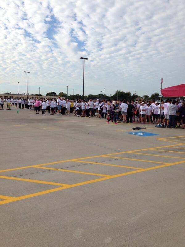 kelliemarriott's tweet image. First ever Color Run in Brazoria County definitely shows to be a success. #brazoriacounty #angletonhs #stuco